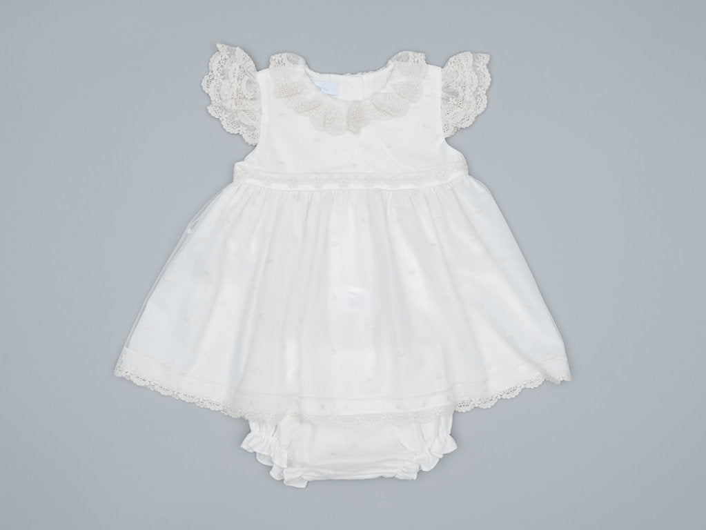 Vestido con braguita ceremonia bautizo detalles bordados y topitos color crudo
