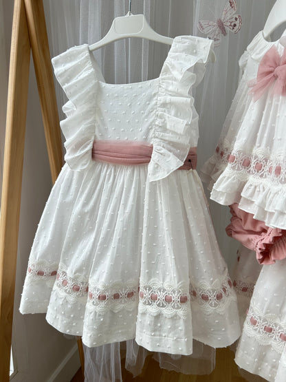 Vestido ceremonia plumeti blanco y rosa empolvado Colección Juana de Arco