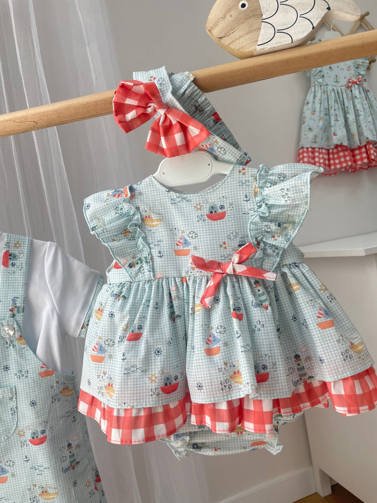 Jesusito bebé niña con cintillo Colección Mykonos