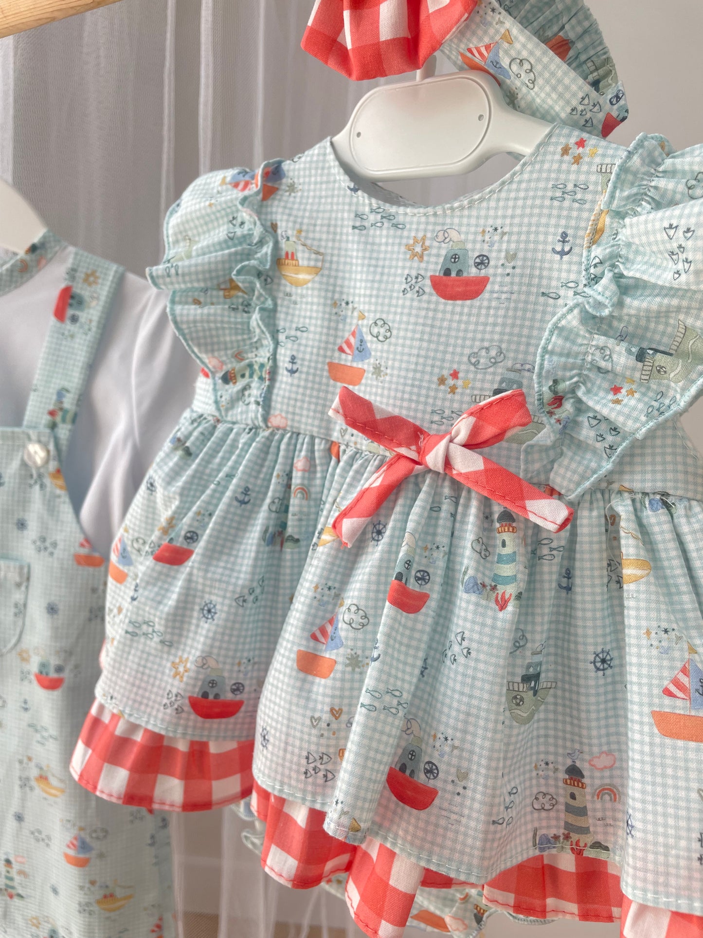 Jesusito bebé niña con cintillo Colección Mykonos