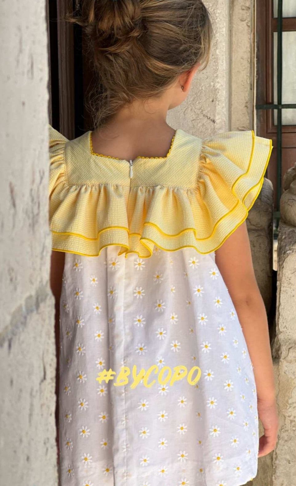 Vestido lazo y volantes Colección Margaritas